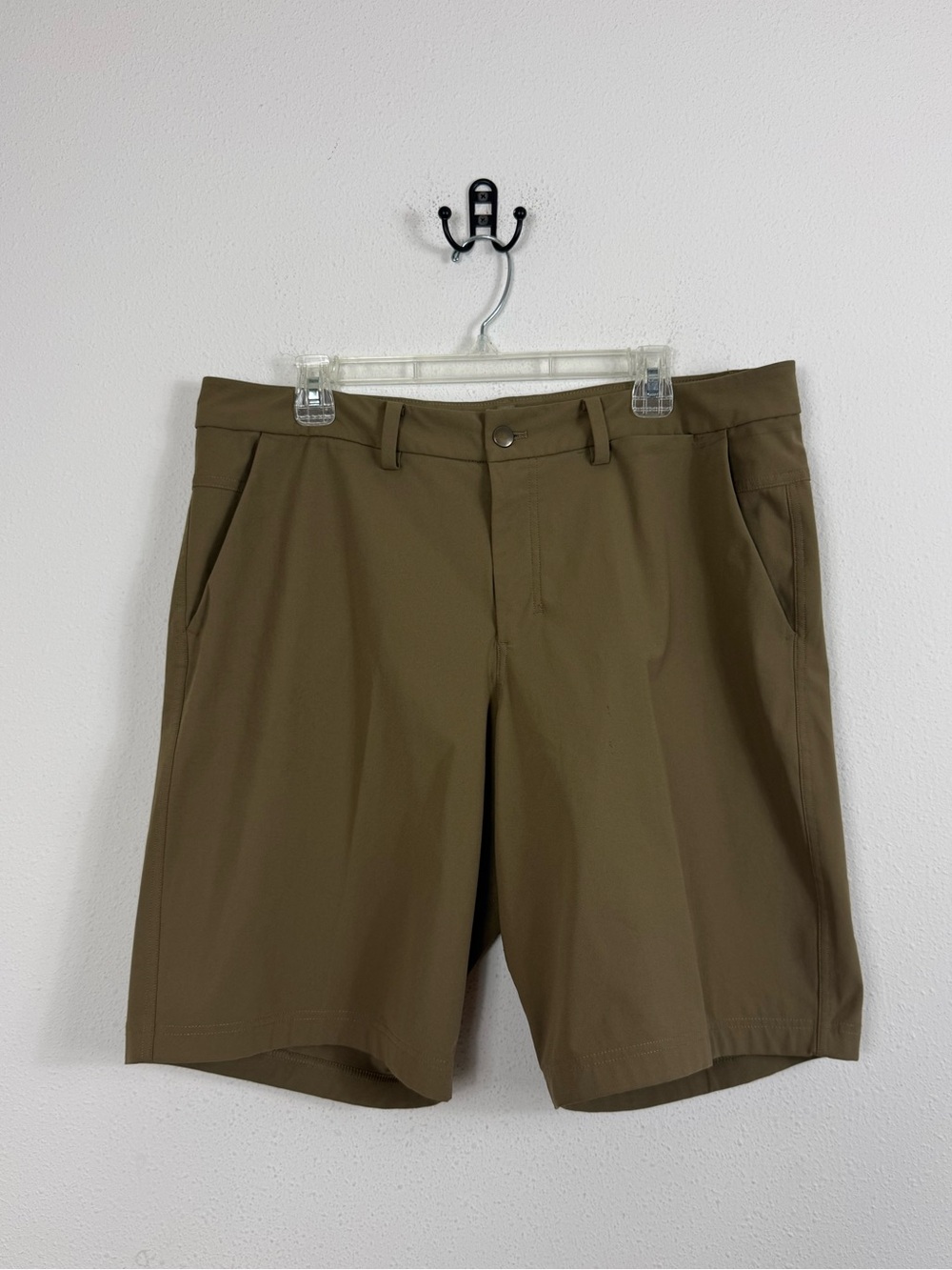 Lululemon Mens The Works Tan Short 11" Sz 36